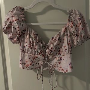 Brand new cute set! Perfect to wear for brunch or any nice event.